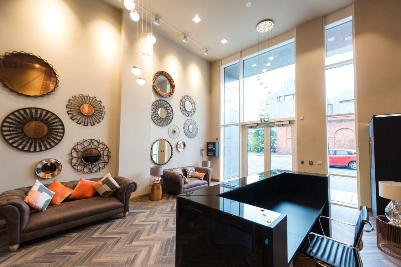 5 Star Brand New City Centre Apartment Belfast Buitenkant foto