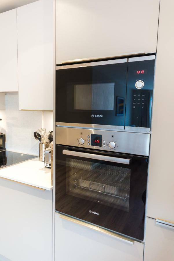5 Star Brand New City Centre Apartment Belfast Buitenkant foto
